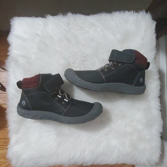 Shoes - Picture 2 of 2